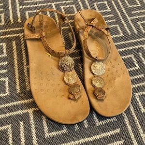 Vionic Lizbeth cork sandals